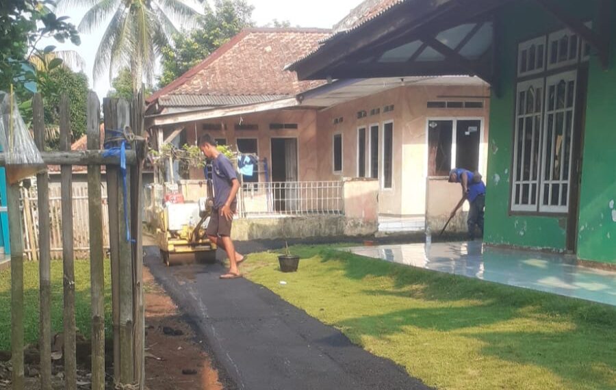Pembangunan Jalan Lingkungan RT 01 dan RT 02 RW 01 Desa Taringgul Landeuh Direalisasikan dari Dana Desa