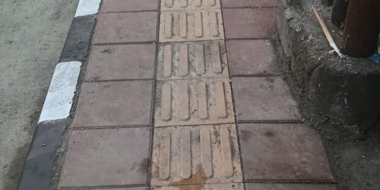 Proyek Trotoar Jalan Taman Pahlawan Disorot, Warga Pertanyakan Kualitas Pekerjaan